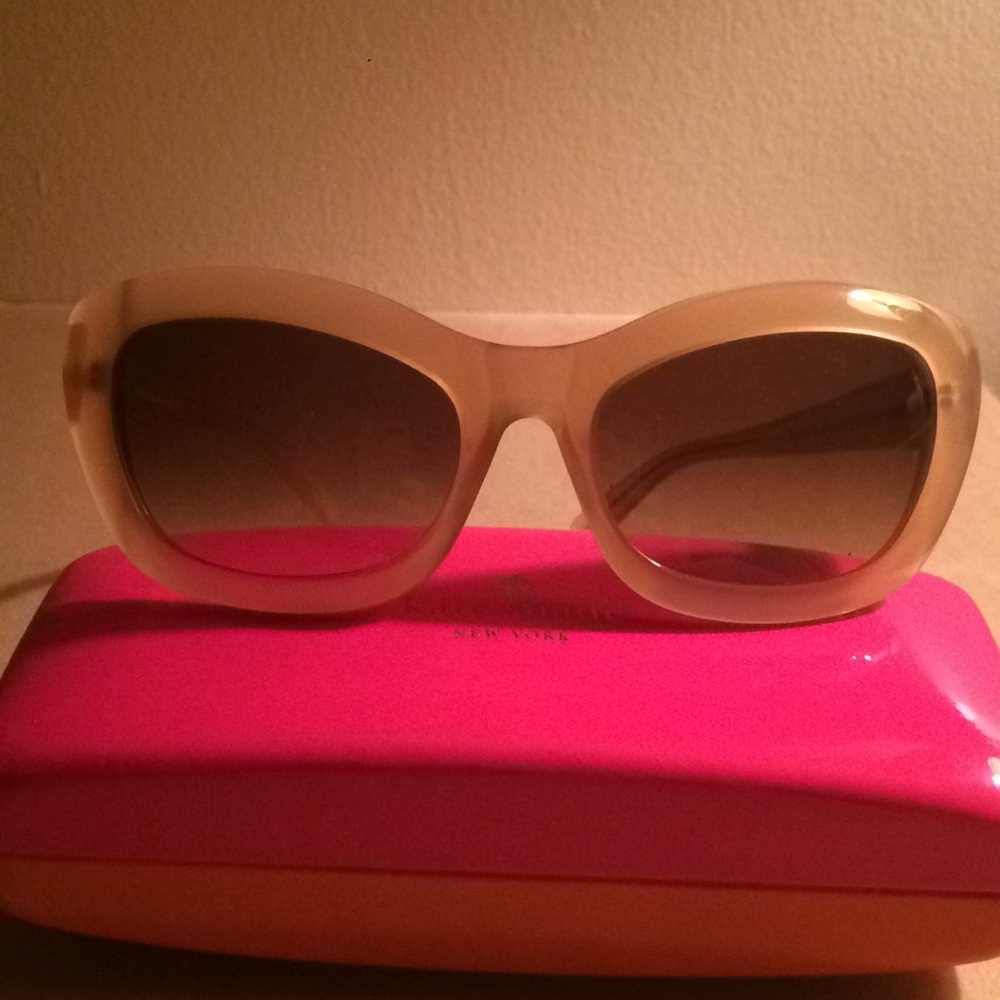 New, never worn Kate Spade “Meghan” Sunglasses